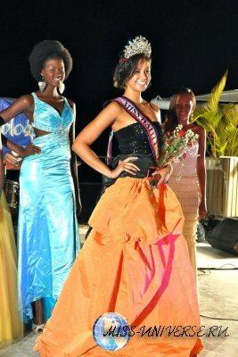 Anedie Azael  Miss Haiti 2011